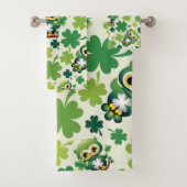 Süße kleine Eule St. Patrick Cartoon Badhandtuch Set (Insitu)
