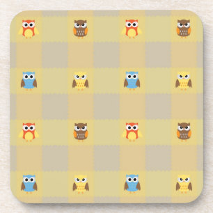 Süße kleine Eulen auf Beige und Gelbem Hintergrund Untersetzer