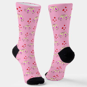 Süße kleine gelbe Vögel & Herzen auf Hellrosa Socken