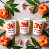 Süße kleine Peach wird eins Pappbecher
