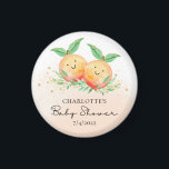 Süße kleine Pfirsiche Es ist Twins Magnet<br><div class="desc">Auf dem Weg sind süße kleine Pfirsiche,  die in der Babydusche mit einem Set mit hübschen Pfirsichen auf einem Aquarellspülmittel aufwarten. Besuchen Sie unseren Shop und sehen Sie sich unsere kleine Pfirsichzwillingskollektion an.</div>