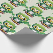 Süße kleine St. Patrick Cartoon-Eule Geschenkpapier (Ecke)