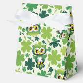 Süße kleine St. Patrick Cartoon-Eule Geschenkschachtel (Vorderseite)