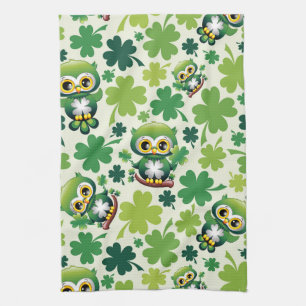 Süße kleine St. Patrick Cartoon-Eule Geschirrtuch