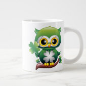 Süße kleine St. Patrick Cartoon Eule Jumbo-Tasse (Rechts)