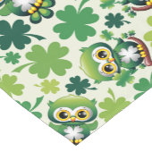Süße kleine St. Patrick Cartoon-Eule Kurzer Tischläufer (Ecke)