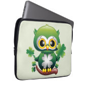 Süße kleine St. Patrick Cartoon-Eule Laptopschutzhülle (Vorne Rechts)