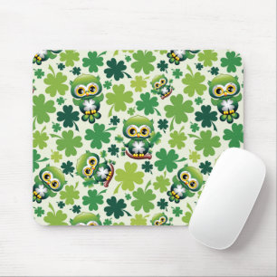 Süße kleine St. Patrick Cartoon-Eule Mousepad