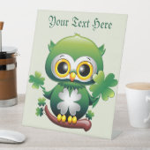 Süße kleine St. Patrick Cartoon-Eule Sockelschild (In Situ)