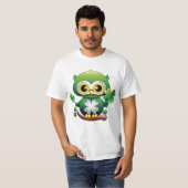 Süße kleine St. Patrick Cartoon-Eule T-Shirt (Vorne ganz)