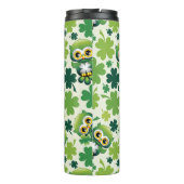 Süße kleine St. Patrick Cartoon-Eule Thermosbecher (Rückseite)