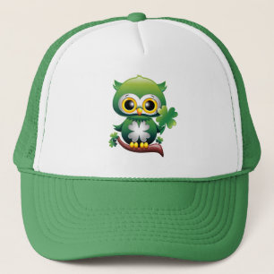 Süße kleine St. Patrick Cartoon-Eule Truckerkappe