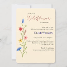 Süße kleine Wildblume ist auf dem Weg