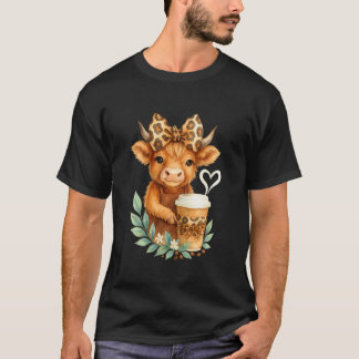 Süße Kuh hält Kaffee Highland-Kuh mit Leopard T-Shirt