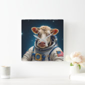 Süße Kuh in einem Spacesuit Quadratische Wanduhr (Zuhause)