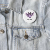 Süße lila Fledermaus Halloween Buntstift-Illustrat Button (Beispiel)