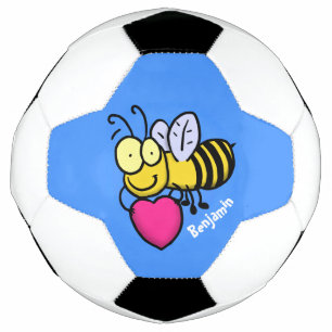 Süße lustige Biene mit Herz Cartoon-Illustration Fußball