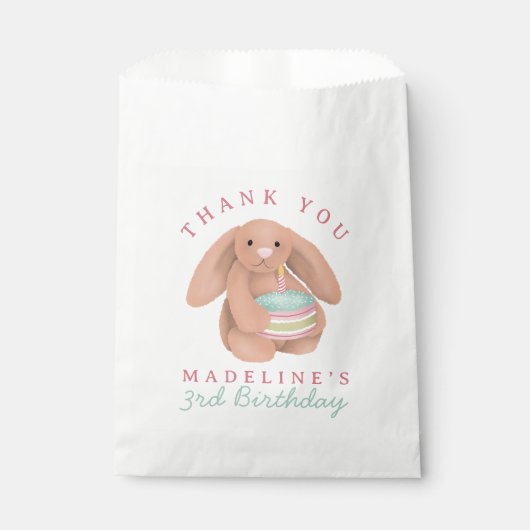 Süße Mädchen-Hasen-Mädchen Geburtstag Whimsical Geschenktütchen (Vorderseite)