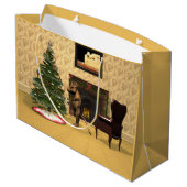 Süße Maus schmückt einen Weihnachtsbaum Große Geschenktüte (Rückseite Schrägansicht)
