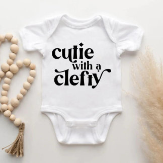 Süsse mit einem sauberen Baby Bodysuit-Shirt Baby Strampler