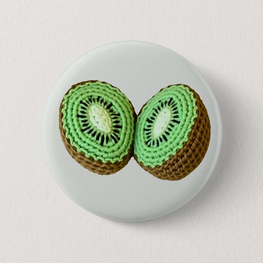Süße moderne minimalgrüne Crochet Kiwi Frucht Button (Vorderseite)