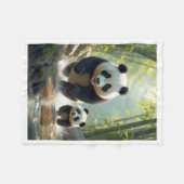 Süße Mutter Panda und Jungtier laufen in Flussdeck Fleecedecke (Vorderseite (Horizontal))