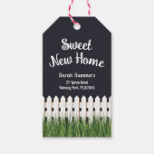 Süße neue Zuhause mit weißem Zaun und Garten Geschenkanhänger (Vorderseite)