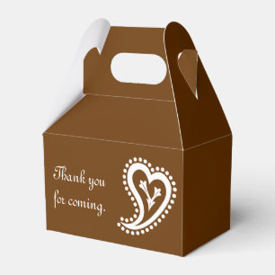Süße Paisley-Herzen in Schokoladen-Geschenkbox Geschenkschachtel