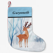 Süße Rentierfütterung im Schneewald Kleiner Weihnachtsstrumpf (Vorderseite)