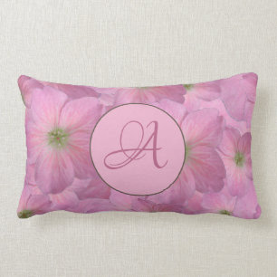 Süße rosa Blumen mit kundenspezifischem Monogram Lendenkissen