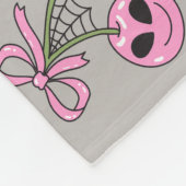 süße rosa Halloween-Kirsche Illustration Fleecedecke (Ecke)