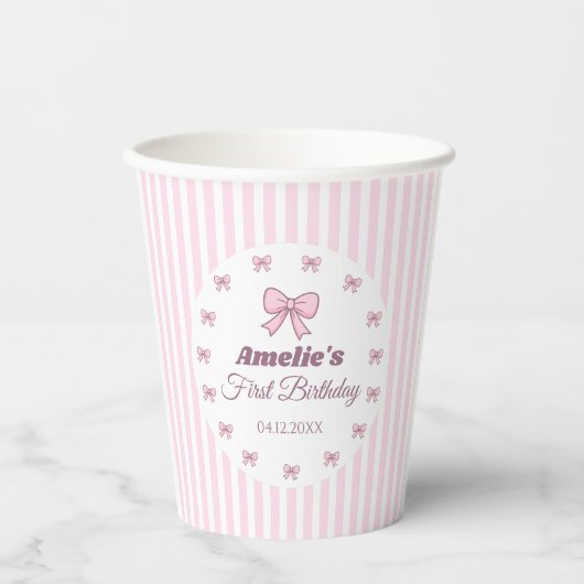 Süße rosa Schleife zum ersten Geburtstag  Pappbecher (Vorderseite)