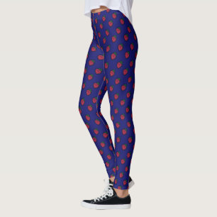 Süße rote Erdbeere mit Tupfenmuster auf dunkelblau Leggings
