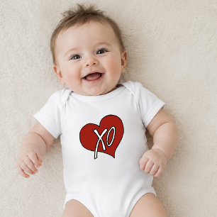 Süße rote XO-Herz-Liebe-Umarme-Küsse Baby Strampler