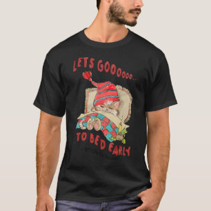 Süße schlafende Katze lässt Katzenmutter früh ins T-Shirt