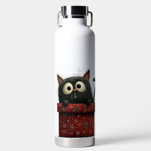 SÜßE SCHWARZE KATZE SITZT IN EINEM ROTEN GESCHENK TRINKFLASCHE