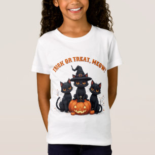 Süße schwarze Katzen auf einem Kürbisfeld Hallowee T-Shirt
