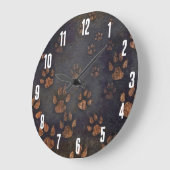 Süße Tier Dark Rustic Paw Print Pattern Große Wanduhr (Winkel)