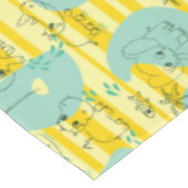 Süße Tiere, die mit Wasser 2 spielen Tischdecke (Schrägansicht)