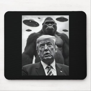Süße Trump Bigfoot Selfie mit UFOs seltsame Alien Mousepad