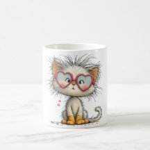Süße und kuschelige Katze auf Kaffeetasse