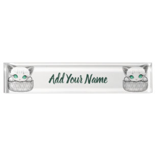 Süße und verspielte Katze schaut aus einer Tasche  Namensplakette