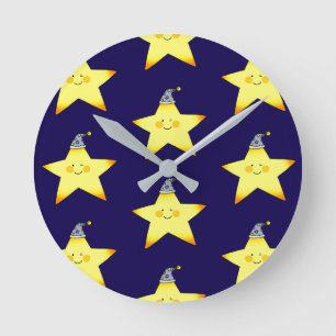 Süße verschlafene Sterne Cartoon-Illustration Runde Wanduhr