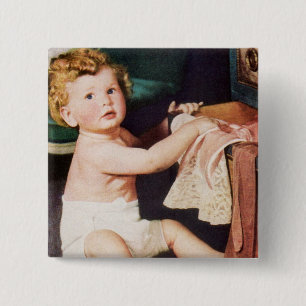 Süße Vintage-Kleinkinder spielen mit der Kleidung  Button
