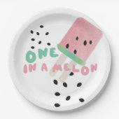 Süße Wassermelone wird Eins in einer Melone Pappteller (Vorderseite)