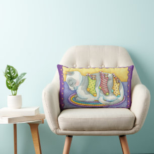 Süße Weihnachtskatze schläft mit Mäusen in Strümpf Lendenkissen