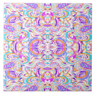 Süße weiße bunte Paisley-Muster Fliese