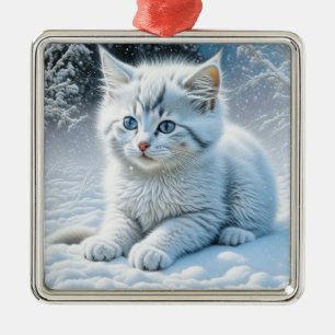 Süße weiße Katze spielt im Schnee Weihnachten Ornament Aus Metall