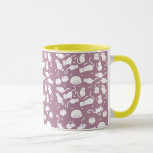 Süße weiße Katzen auf lila Hintergrund Tasse