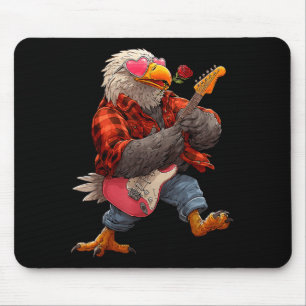 Süßer Adler spielt Gitarre Gitarrist Tier Valenti Mousepad
